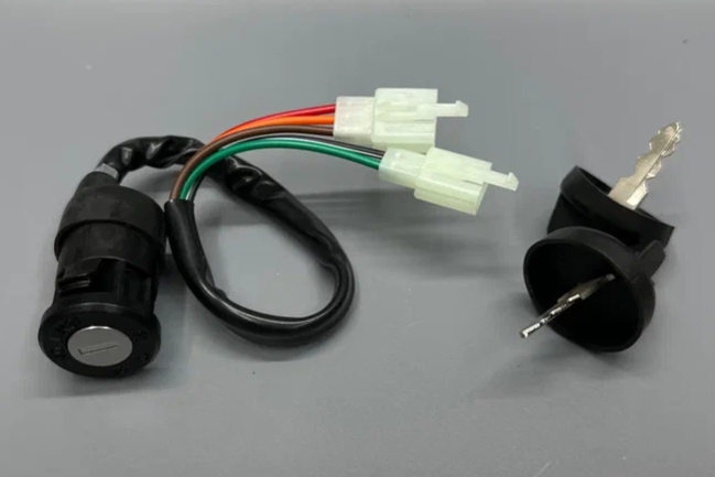 Замок зажигания 4т TTR-125, TTR-250 (2 фишки, 5 кон.)