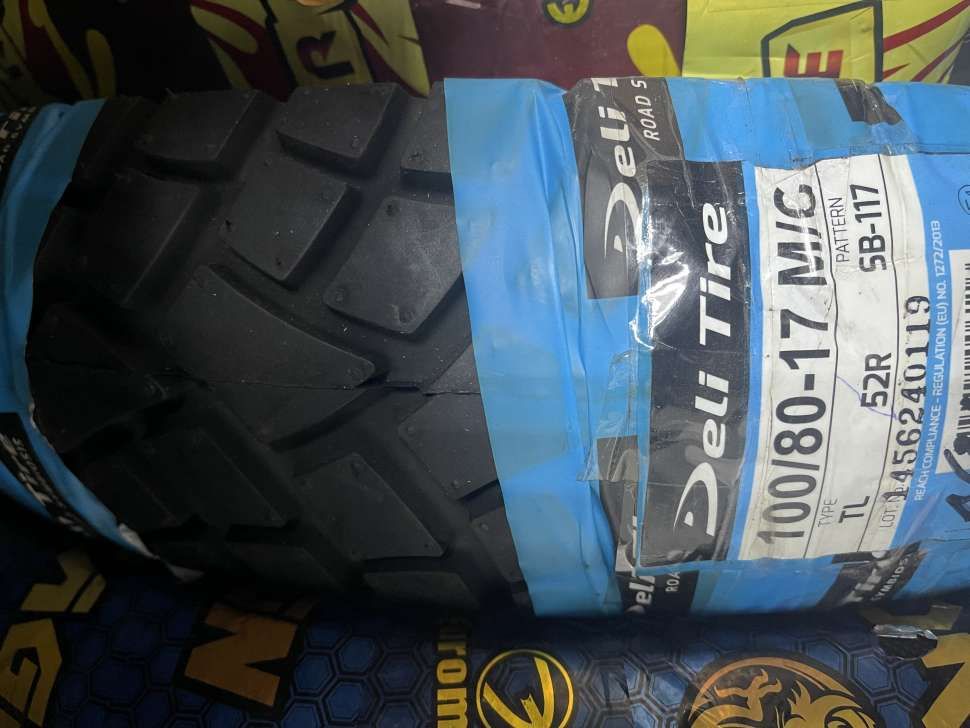 17'' Покрышка мото 100/80-17 M/C TL 52R SB117 DELI TIRE