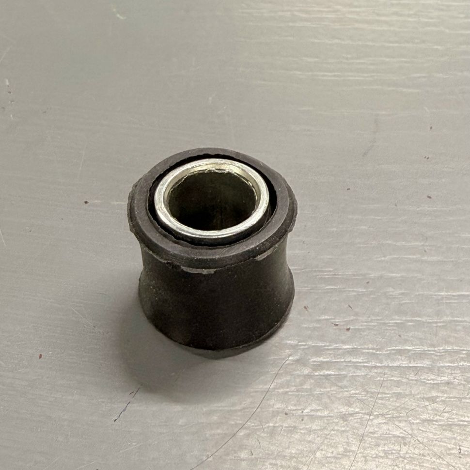 Сайлентблок амортизатора 12mm "LIPAI"