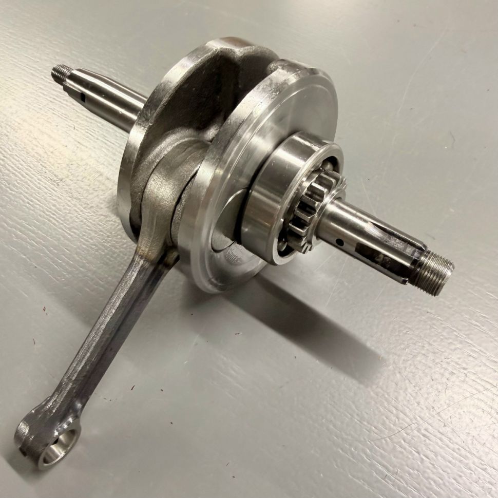 Коленвал TTR-125/ALPHA 125 палец=13mm с шестерней маслонасоса h=55,5mm  (уп-ка 6 и 8 шт)