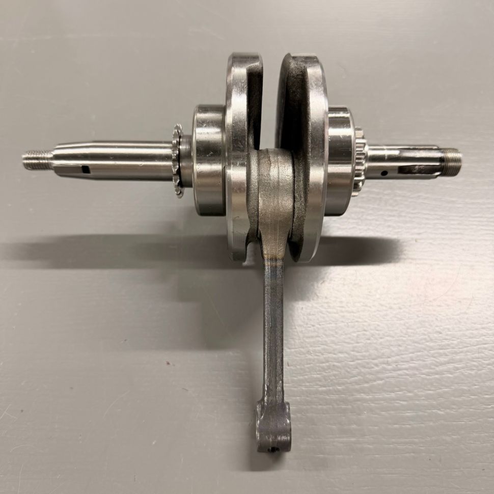 Коленвал TTR-125/ALPHA 125 палец=13mm с шестерней маслонасоса h=55,5mm  (уп-ка 6 и 8 шт)