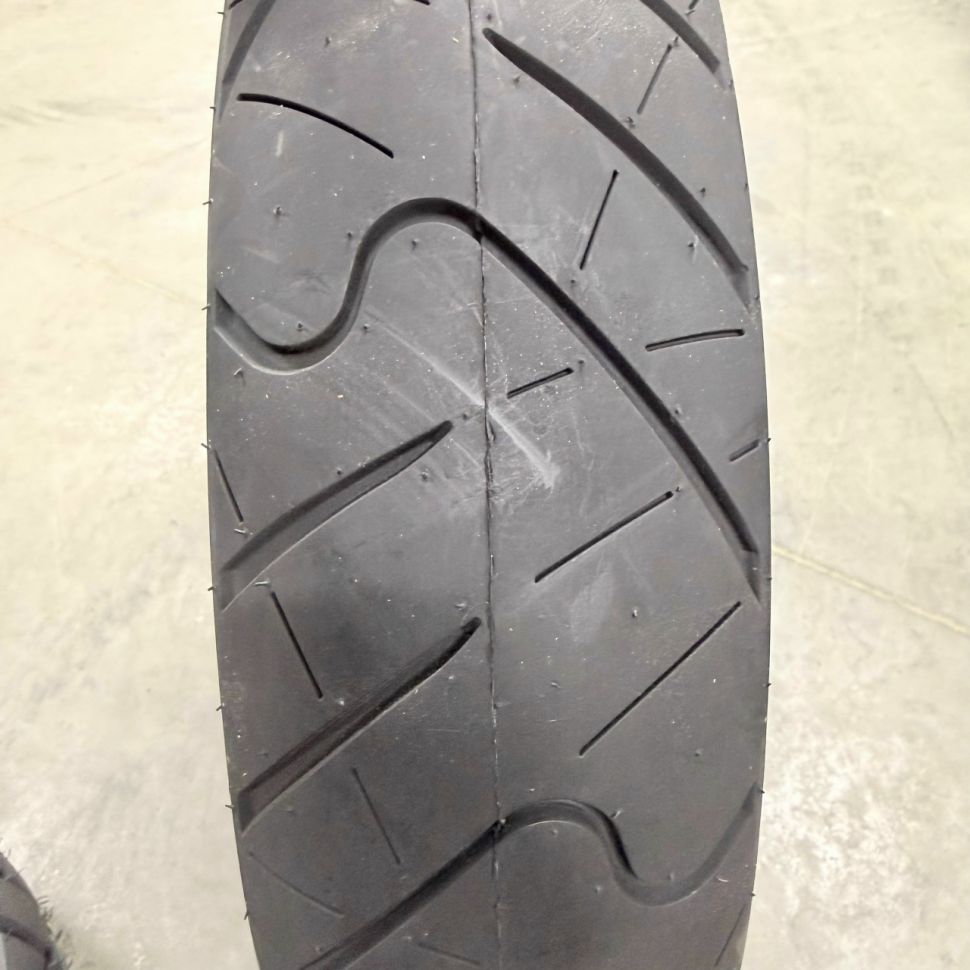 17'' Мотошина 130/70-17 SERVIS TYRES TOP GEAR TL 62P