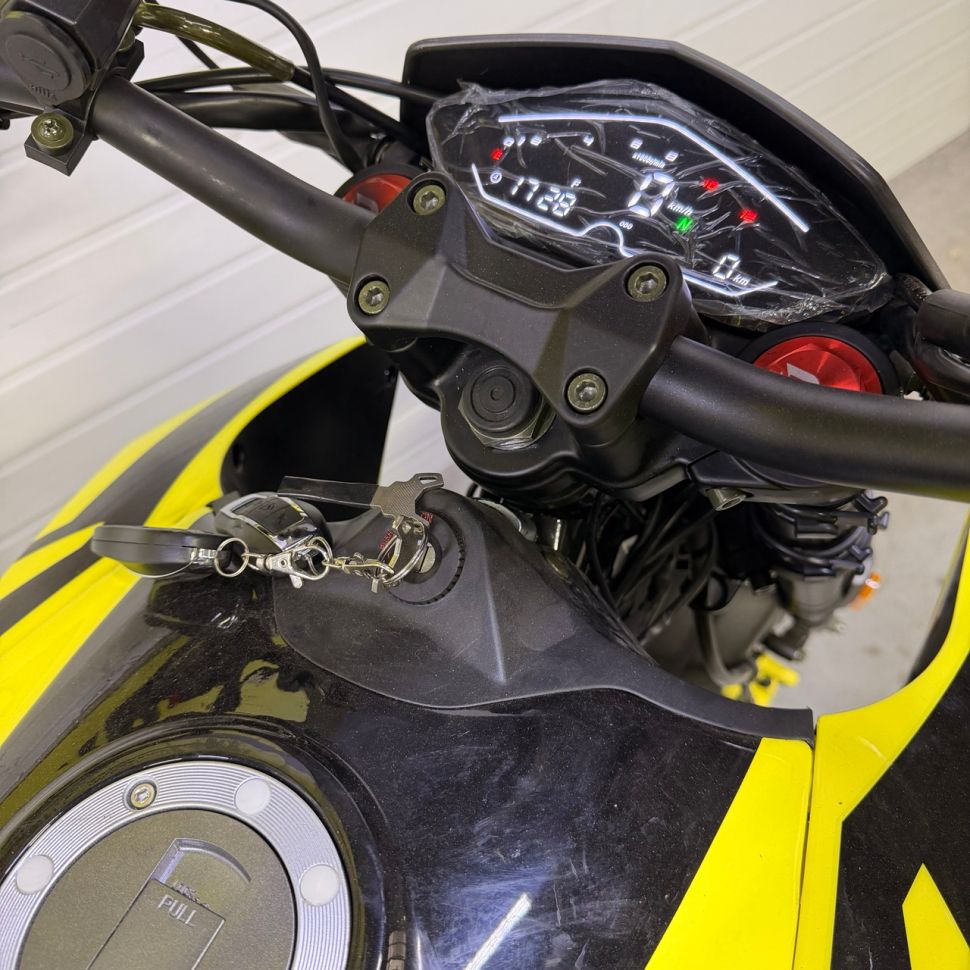 Мотоцикл Regulmoto DUKE 300  желтый