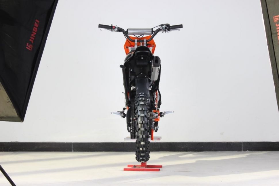Питбайк Regulmoto SPITFIRE PRO 140  17/14  (черный/оранжевый)