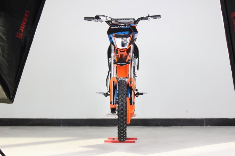 Питбайк Regulmoto SPITFIRE PRO 140  17/14  (черный/оранжевый)